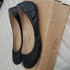 Vince Camuto Leather Stretch Flats